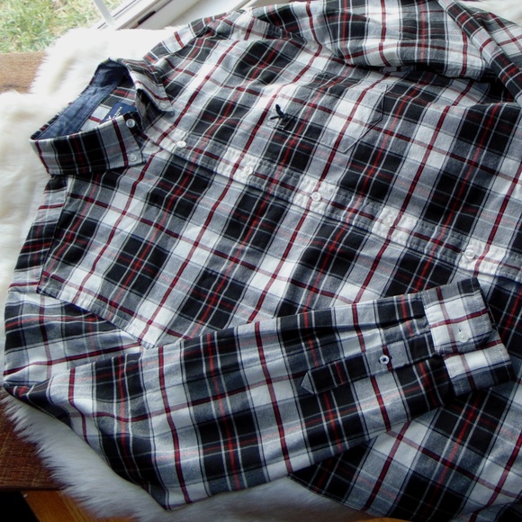 American Eagle Outfitters Other - MENS AMERICAN EAGLE PLAID BUTTON DOWN LG